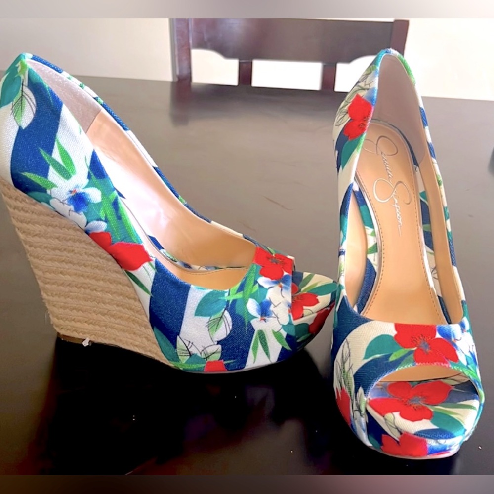 Jessica Simpson Bethani Teopical 5in Wedge EUC-LIKE NEW